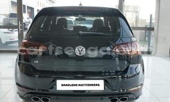 Nunua Ilio tumika Volkswagen Golf R Black Gari ndani ya Manzini nchini Manzini Nunua Ilio tumika Volkswagen Golf R Black Gari ndani ya Manzini nchini Manzini