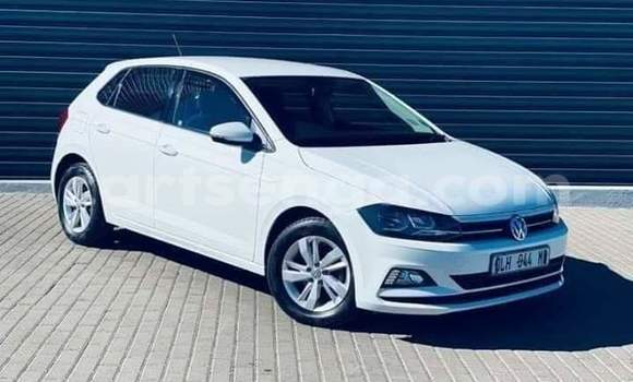 Nunua Ilio tumika Volkswagen Polo White Gari ndani ya Manzini nchini Manzini Nunua Ilio tumika Volkswagen Polo White Gari ndani ya Manzini nchini Manzini