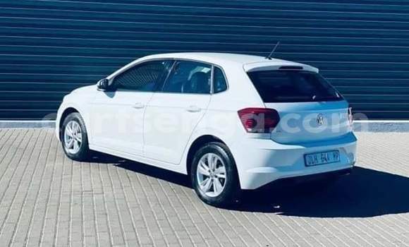 Nunua Ilio tumika Volkswagen Polo White Gari ndani ya Manzini nchini Manzini Nunua Ilio tumika Volkswagen Polo White Gari ndani ya Manzini nchini Manzini