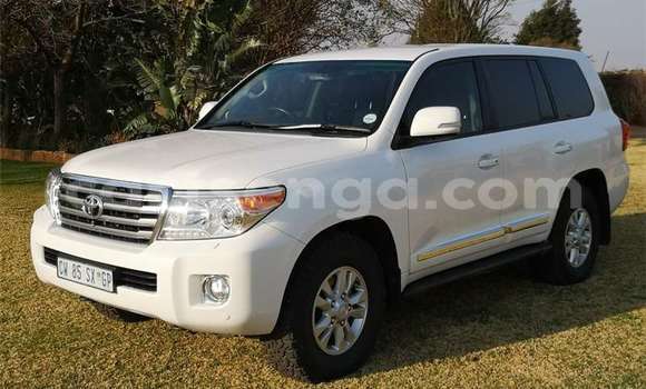 Buy Used Toyota Land Cruiser White Car in Mbabane in Manzini Buy Used Toyota Land Cruiser White Car in Mbabane in Manzini