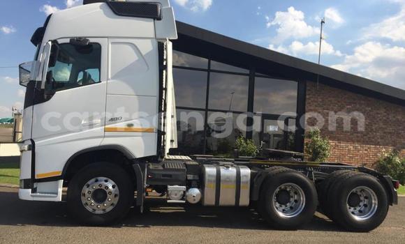 Acheter Occasion Voiture Volvo Laplander Blanc à Ezulwini, Hhohho Acheter Occasion Voiture Volvo Laplander Blanc à Ezulwini, Hhohho