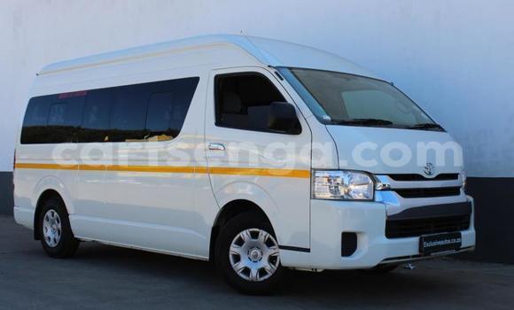 Nunua Ilio tumika Toyota Allion White Gari ndani ya Ezulwini nchini Hhohho Nunua Ilio tumika Toyota Allion White Gari ndani ya Ezulwini nchini Hhohho