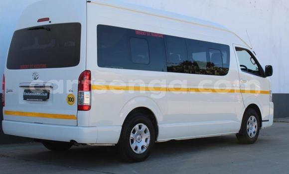 Nunua Ilio tumika Toyota Allion White Gari ndani ya Ezulwini nchini Hhohho Nunua Ilio tumika Toyota Allion White Gari ndani ya Ezulwini nchini Hhohho