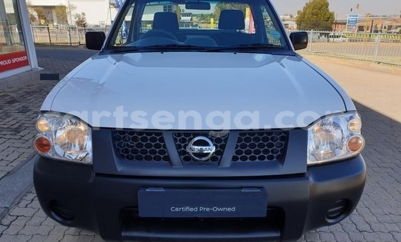 Buy Used Nissan NP 300 White Car in Ezulwini in Hhohho Buy Used Nissan NP 300 White Car in Ezulwini in Hhohho