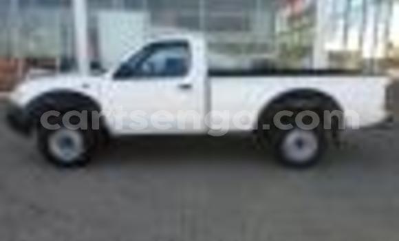 Buy Used Nissan NP 300 White Car in Ezulwini in Hhohho Buy Used Nissan NP 300 White Car in Ezulwini in Hhohho