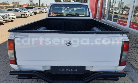 Buy Used Nissan NP 300 White Car in Ezulwini in Hhohho Buy Used Nissan NP 300 White Car in Ezulwini in Hhohho