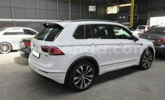Acheter Occasion Voiture Volkswagen Tiguan Blanc à Manzini, Manzini Acheter Occasion Voiture Volkswagen Tiguan Blanc à Manzini, Manzini