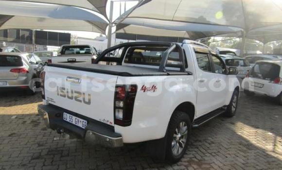 Acheter Occasion Voiture Isuzu KB Blanc à Big Bend, Lubombo Acheter Occasion Voiture Isuzu KB Blanc à Big Bend, Lubombo