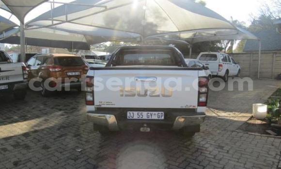 Acheter Occasion Voiture Isuzu KB Blanc à Big Bend, Lubombo Acheter Occasion Voiture Isuzu KB Blanc à Big Bend, Lubombo