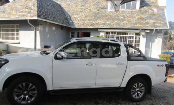 Acheter Occasion Voiture Isuzu KB Blanc à Big Bend, Lubombo Acheter Occasion Voiture Isuzu KB Blanc à Big Bend, Lubombo