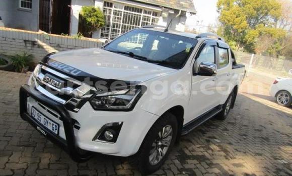 Acheter Occasion Voiture Isuzu KB Blanc à Big Bend, Lubombo Acheter Occasion Voiture Isuzu KB Blanc à Big Bend, Lubombo