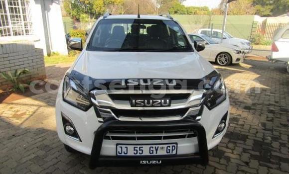 Acheter Occasion Voiture Isuzu KB Blanc à Big Bend, Lubombo Acheter Occasion Voiture Isuzu KB Blanc à Big Bend, Lubombo