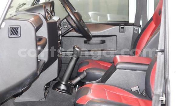 Acheter Occasion Voiture Land Rover Defender Blanc à Big Bend, Lubombo Acheter Occasion Voiture Land Rover Defender Blanc à Big Bend, Lubombo