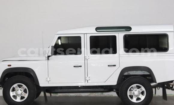 Acheter Occasion Voiture Land Rover Defender Blanc à Big Bend, Lubombo Acheter Occasion Voiture Land Rover Defender Blanc à Big Bend, Lubombo