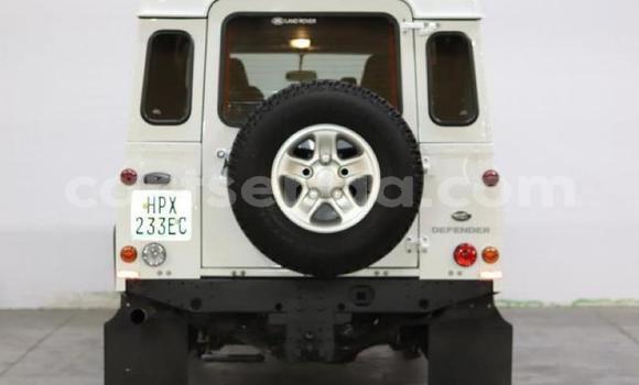 Acheter Occasion Voiture Land Rover Defender Blanc à Big Bend, Lubombo Acheter Occasion Voiture Land Rover Defender Blanc à Big Bend, Lubombo