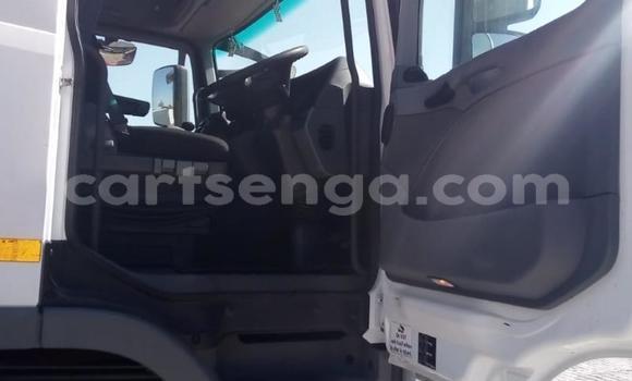 Nunua Ilio tumika Mercedes‒Benz Tipper White Lori ndani ya Ezulwini nchini Hhohho Nunua Ilio tumika Mercedes‒Benz Tipper White Lori ndani ya Ezulwini nchini Hhohho