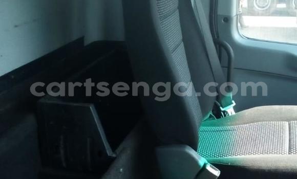 Nunua Ilio tumika Mercedes‒Benz Tipper White Lori ndani ya Ezulwini nchini Hhohho Nunua Ilio tumika Mercedes‒Benz Tipper White Lori ndani ya Ezulwini nchini Hhohho