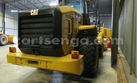 Nunua Ilio tumika Caterpillar 120 Beige Lori ndani ya Sidvokodvo nchini Manzini Nunua Ilio tumika Caterpillar 120 Beige Lori ndani ya Sidvokodvo nchini Manzini