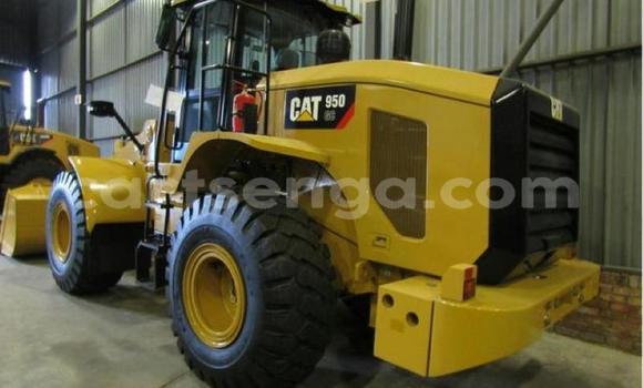 Nunua Ilio tumika Caterpillar 120 Beige Lori ndani ya Sidvokodvo nchini Manzini Nunua Ilio tumika Caterpillar 120 Beige Lori ndani ya Sidvokodvo nchini Manzini