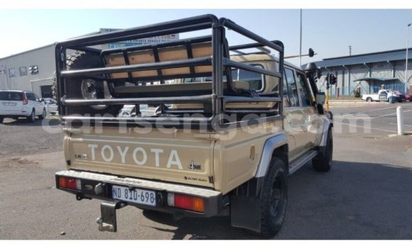 Acheter Occasion Voiture Toyota Land Cruiser Beige à Nsoko, Lubombo District Acheter Occasion Voiture Toyota Land Cruiser Beige à Nsoko, Lubombo District