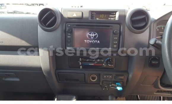 Acheter Occasion Voiture Toyota Land Cruiser Beige à Nsoko, Lubombo District Acheter Occasion Voiture Toyota Land Cruiser Beige à Nsoko, Lubombo District