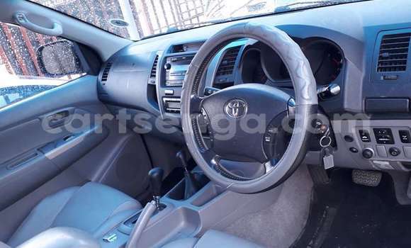 Buy Used Toyota Hilux Silver Car in Mbabane in Manzini Buy Used Toyota Hilux Silver Car in Mbabane in Manzini