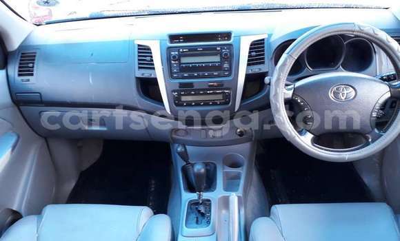 Buy Used Toyota Hilux Silver Car in Mbabane in Manzini Buy Used Toyota Hilux Silver Car in Mbabane in Manzini