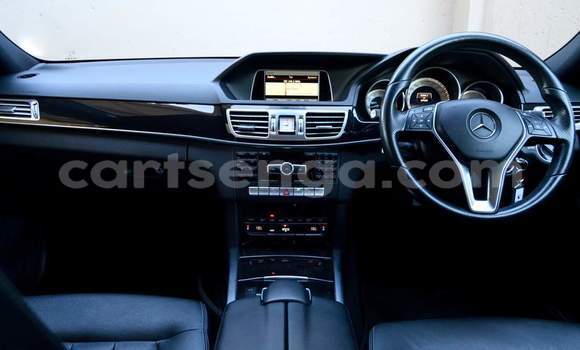 Nunua Ilio tumika Mercedes‒Benz E–Class White Gari ndani ya Manzini nchini Manzini Nunua Ilio tumika Mercedes‒Benz E–Class White Gari ndani ya Manzini nchini Manzini