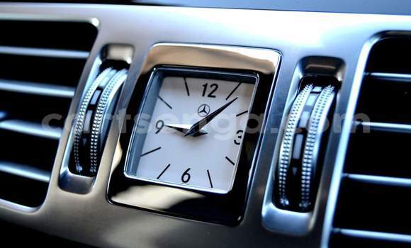 Nunua Ilio tumika Mercedes‒Benz E–Class White Gari ndani ya Manzini nchini Manzini Nunua Ilio tumika Mercedes‒Benz E–Class White Gari ndani ya Manzini nchini Manzini