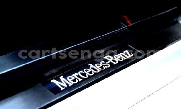 Nunua Ilio tumika Mercedes‒Benz E–Class White Gari ndani ya Manzini nchini Manzini Nunua Ilio tumika Mercedes‒Benz E–Class White Gari ndani ya Manzini nchini Manzini