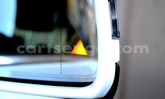 Nunua Ilio tumika Mercedes‒Benz E–Class White Gari ndani ya Manzini nchini Manzini Nunua Ilio tumika Mercedes‒Benz E–Class White Gari ndani ya Manzini nchini Manzini