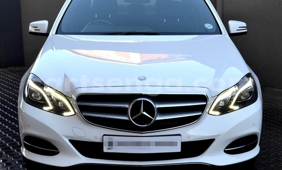 Nunua Ilio tumika Mercedes‒Benz E–Class White Gari ndani ya Manzini nchini Manzini Nunua Ilio tumika Mercedes‒Benz E–Class White Gari ndani ya Manzini nchini Manzini