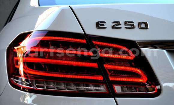 Nunua Ilio tumika Mercedes‒Benz E–Class White Gari ndani ya Manzini nchini Manzini Nunua Ilio tumika Mercedes‒Benz E–Class White Gari ndani ya Manzini nchini Manzini