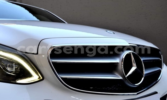 Nunua Ilio tumika Mercedes‒Benz E–Class White Gari ndani ya Manzini nchini Manzini Nunua Ilio tumika Mercedes‒Benz E–Class White Gari ndani ya Manzini nchini Manzini