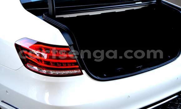 Nunua Ilio tumika Mercedes‒Benz E–Class White Gari ndani ya Manzini nchini Manzini Nunua Ilio tumika Mercedes‒Benz E–Class White Gari ndani ya Manzini nchini Manzini