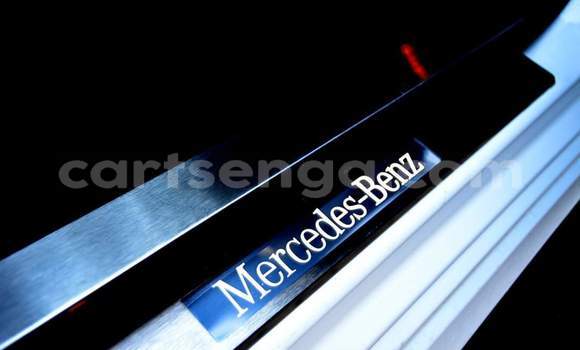 Nunua Ilio tumika Mercedes‒Benz E–Class White Gari ndani ya Manzini nchini Manzini Nunua Ilio tumika Mercedes‒Benz E–Class White Gari ndani ya Manzini nchini Manzini