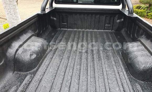 Acheter Occasion Voiture Toyota Hilux Blanc à Mbabane, Manzini Acheter Occasion Voiture Toyota Hilux Blanc à Mbabane, Manzini