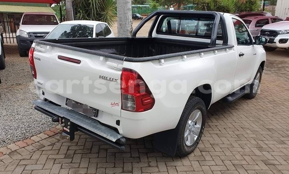 Acheter Occasion Voiture Toyota Hilux Blanc à Mbabane, Manzini Acheter Occasion Voiture Toyota Hilux Blanc à Mbabane, Manzini