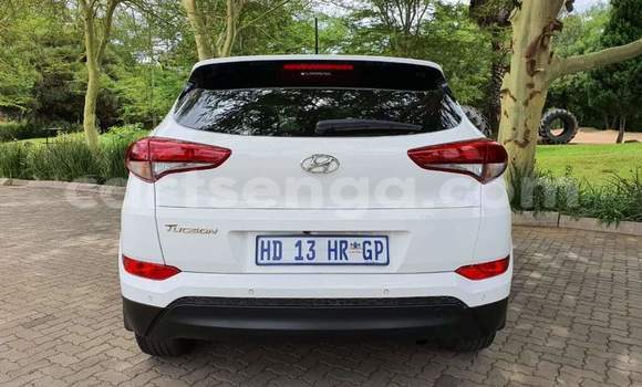 Nunua Ilio tumika Hyundai Tucson White Gari ndani ya Ezulwini nchini Hhohho Nunua Ilio tumika Hyundai Tucson White Gari ndani ya Ezulwini nchini Hhohho