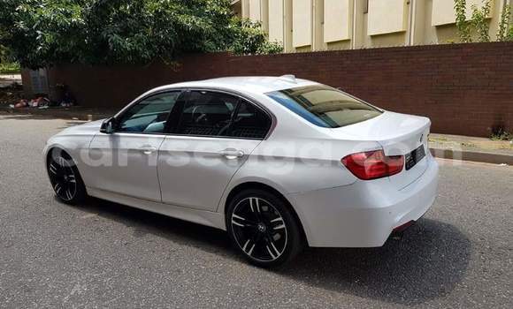 Nunua Ilio tumika BMW 3–Series White Gari ndani ya Manzini nchini Manzini Nunua Ilio tumika BMW 3–Series White Gari ndani ya Manzini nchini Manzini