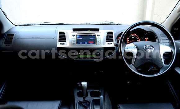 Buy Used Toyota Hilux White Car in Ezulwini in Hhohho Buy Used Toyota Hilux White Car in Ezulwini in Hhohho