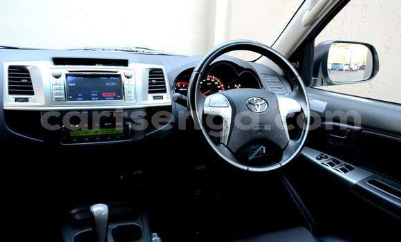 Buy Used Toyota Hilux White Car in Ezulwini in Hhohho Buy Used Toyota Hilux White Car in Ezulwini in Hhohho