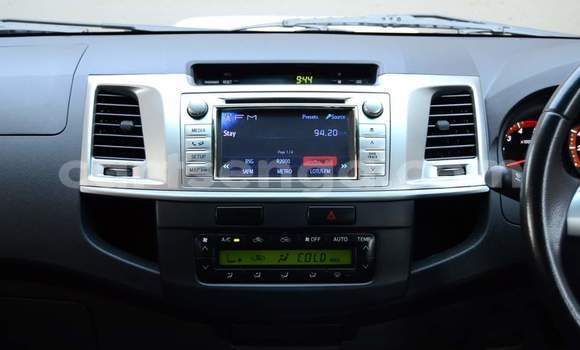 Buy Used Toyota Hilux White Car in Ezulwini in Hhohho Buy Used Toyota Hilux White Car in Ezulwini in Hhohho