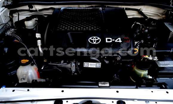 Buy Used Toyota Hilux White Car in Ezulwini in Hhohho Buy Used Toyota Hilux White Car in Ezulwini in Hhohho