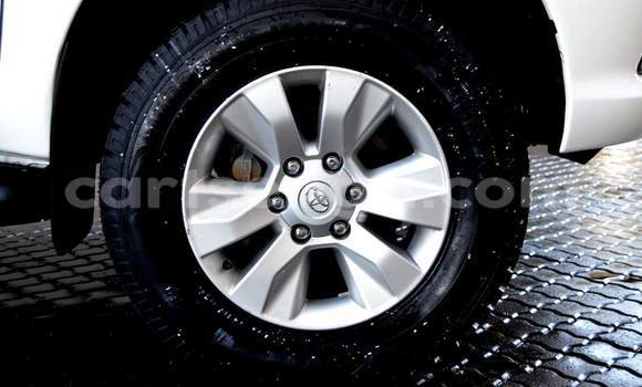 Acheter Occasion Voiture Toyota Hilux Blanc à Hlatikulu, Shiselweni District Acheter Occasion Voiture Toyota Hilux Blanc à Hlatikulu, Shiselweni District