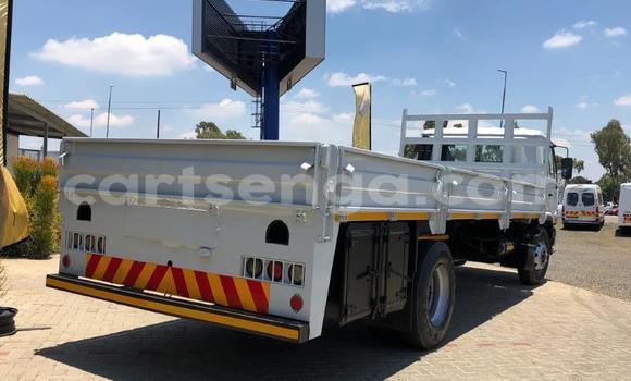 Nunua Ilio tumika Nissan UD White Lori ndani ya Mbabane nchini Manzini Nunua Ilio tumika Nissan UD White Lori ndani ya Mbabane nchini Manzini