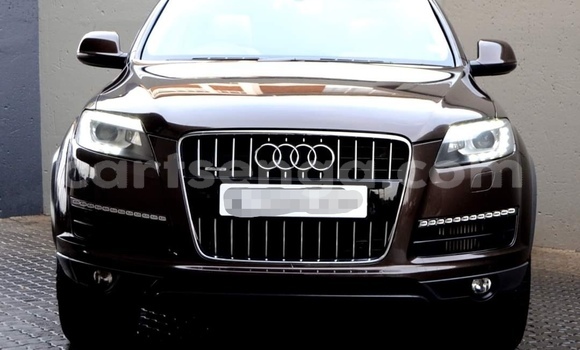 Nunua Ilio tumika Audi Q7 Brown Gari ndani ya Ezulwini nchini Hhohho Nunua Ilio tumika Audi Q7 Brown Gari ndani ya Ezulwini nchini Hhohho