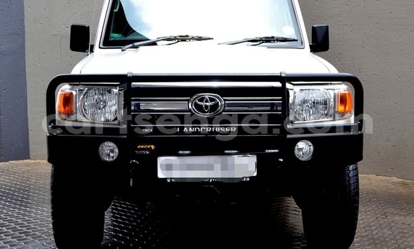 Acheter Occasion Voiture Toyota Land Cruiser Blanc à Ezulwini, Hhohho Acheter Occasion Voiture Toyota Land Cruiser Blanc à Ezulwini, Hhohho