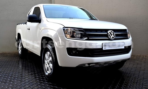 Nunua Ilio tumika Volkswagen Amarok White Gari ndani ya Ezulwini nchini Hhohho