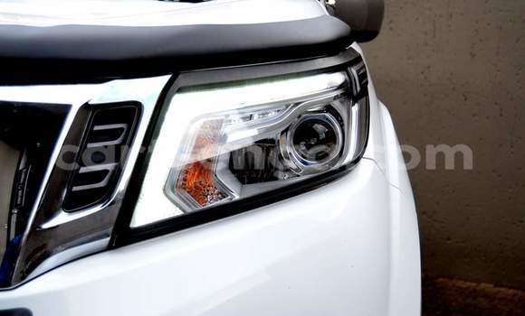 Acheter Occasion Voiture Nissan Navara Blanc à Manzini, Manzini Acheter Occasion Voiture Nissan Navara Blanc à Manzini, Manzini